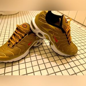 Gold air maxes